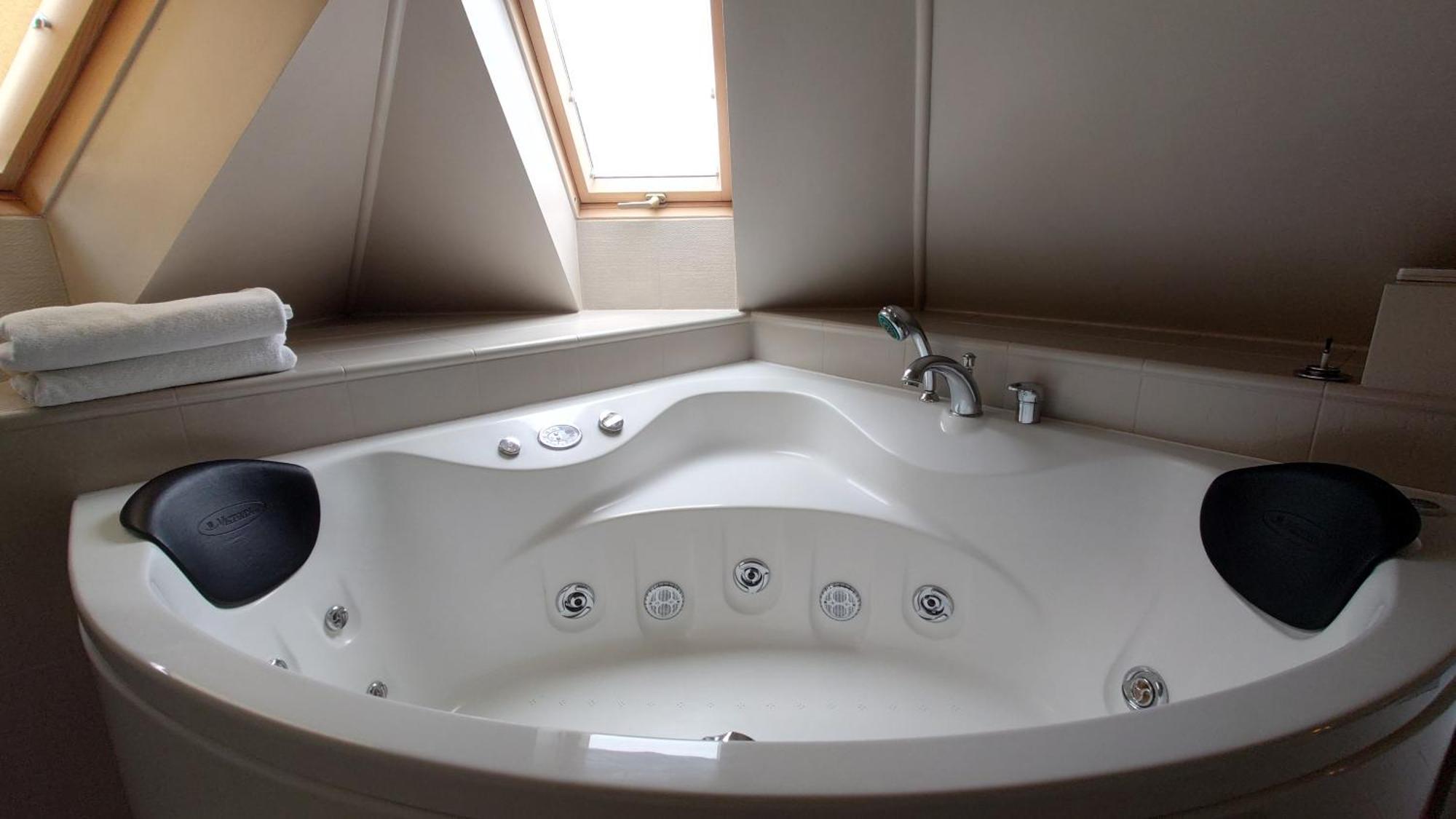 Guesthouse Cetri Veji Turkalne Екстериор снимка