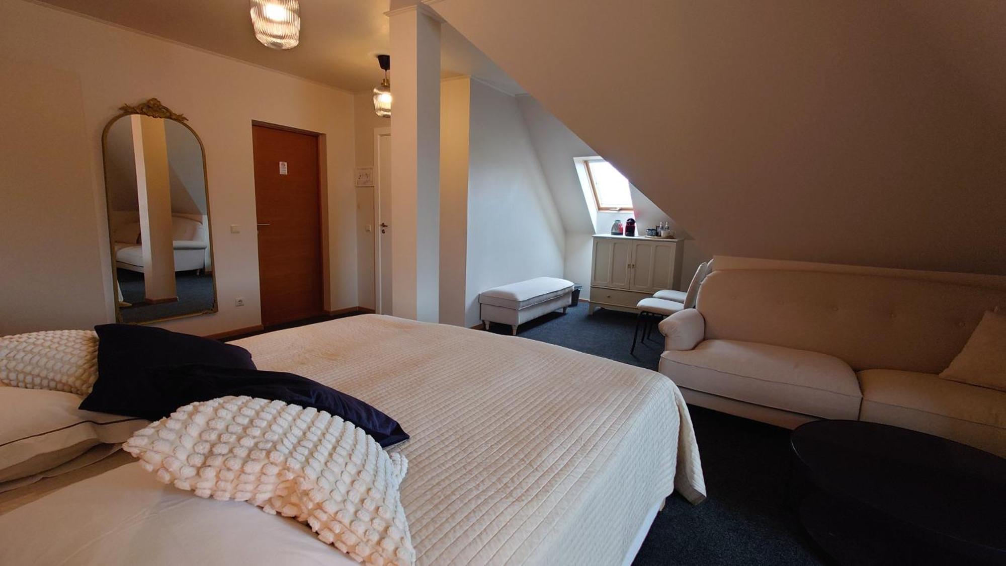 Guesthouse Cetri Veji Turkalne Екстериор снимка