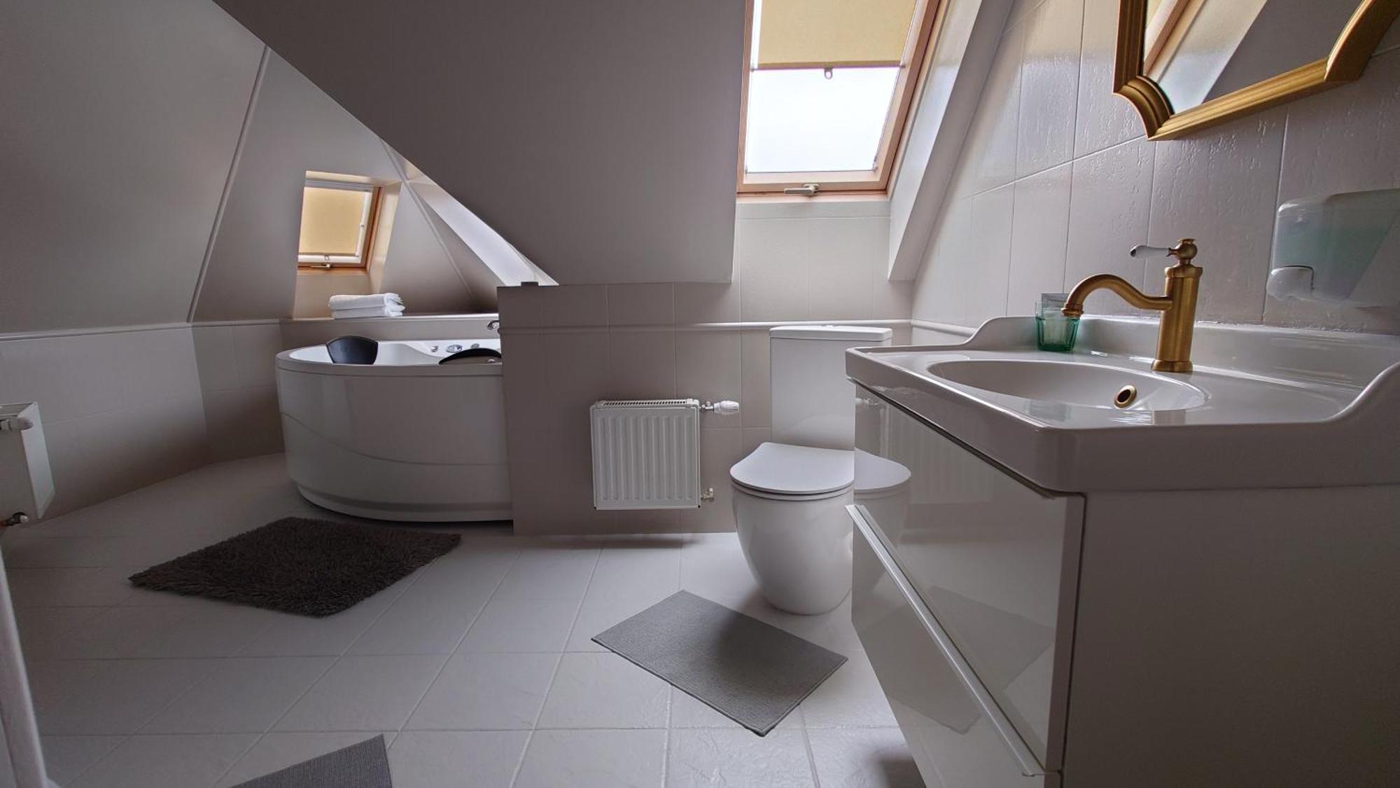 Guesthouse Cetri Veji Turkalne Екстериор снимка